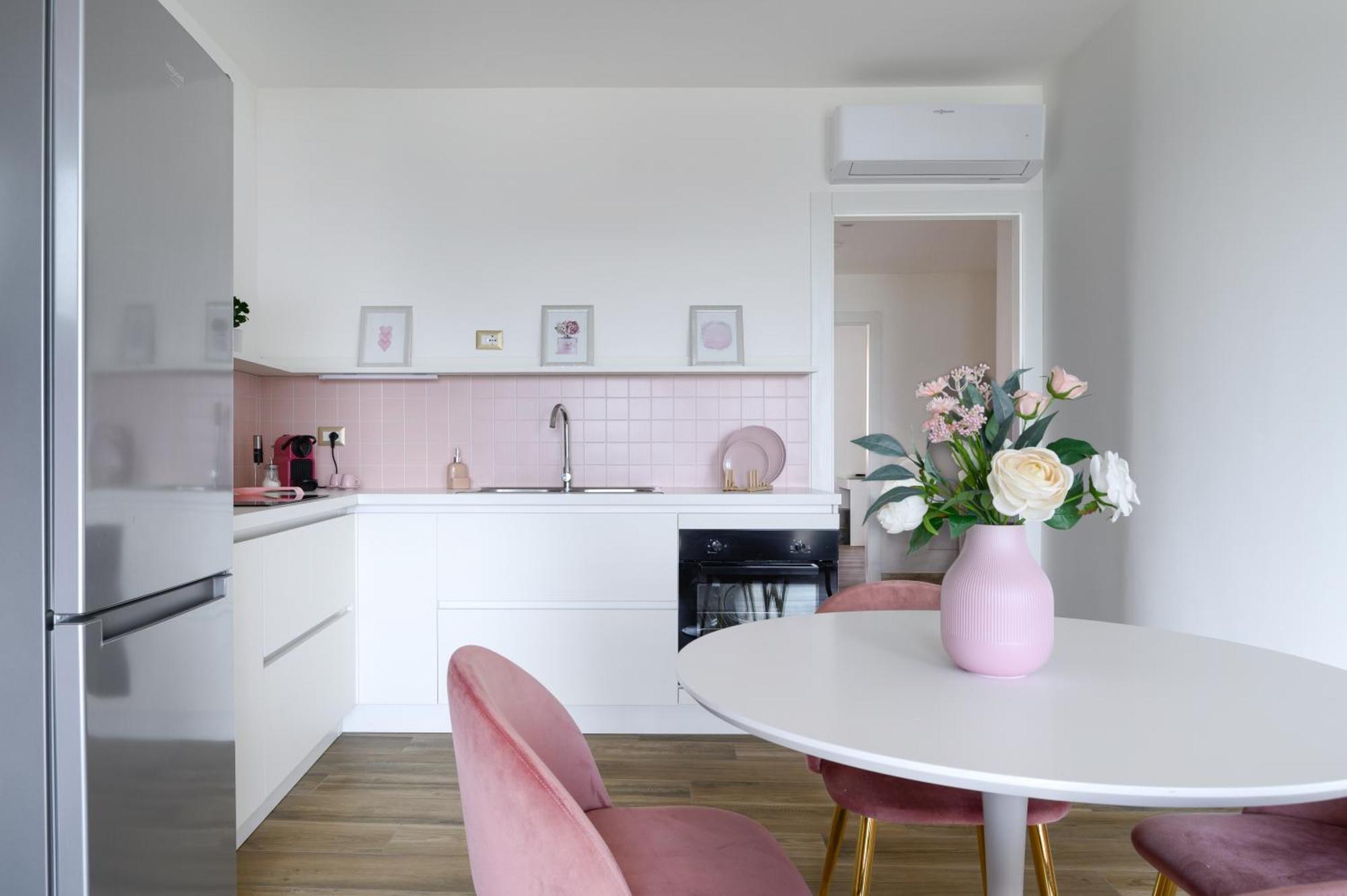 Casa Vacanze Maddalena - Palazzetto Sul Lago - Diamante Rosa Marta Luaran gambar