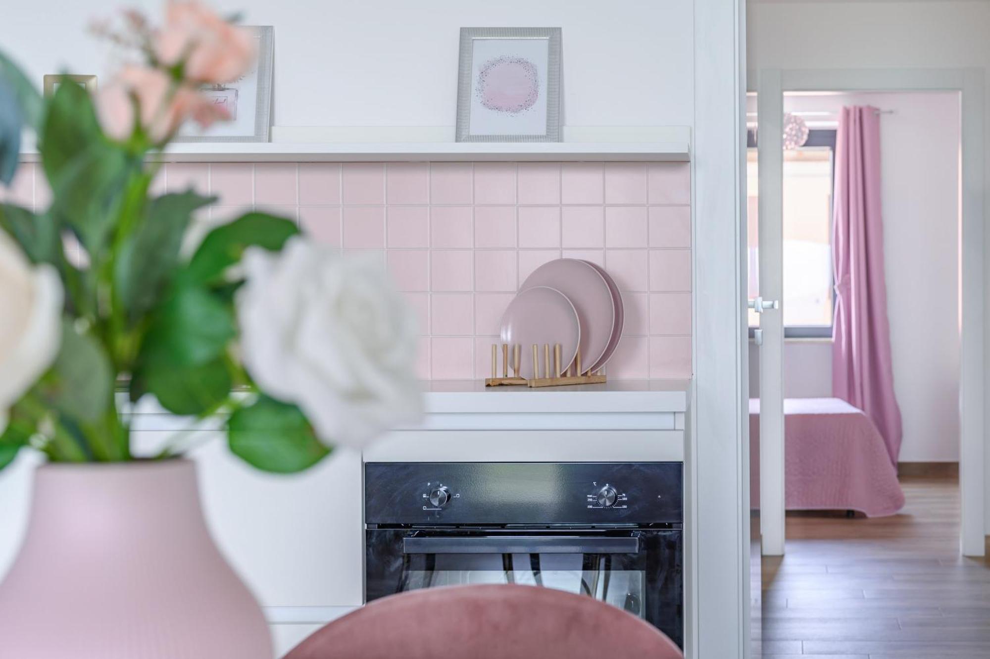Casa Vacanze Maddalena - Palazzetto Sul Lago - Diamante Rosa Marta Luaran gambar