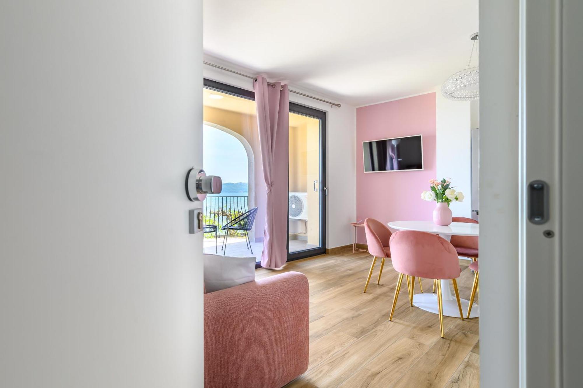 Casa Vacanze Maddalena - Palazzetto Sul Lago - Diamante Rosa Marta Luaran gambar