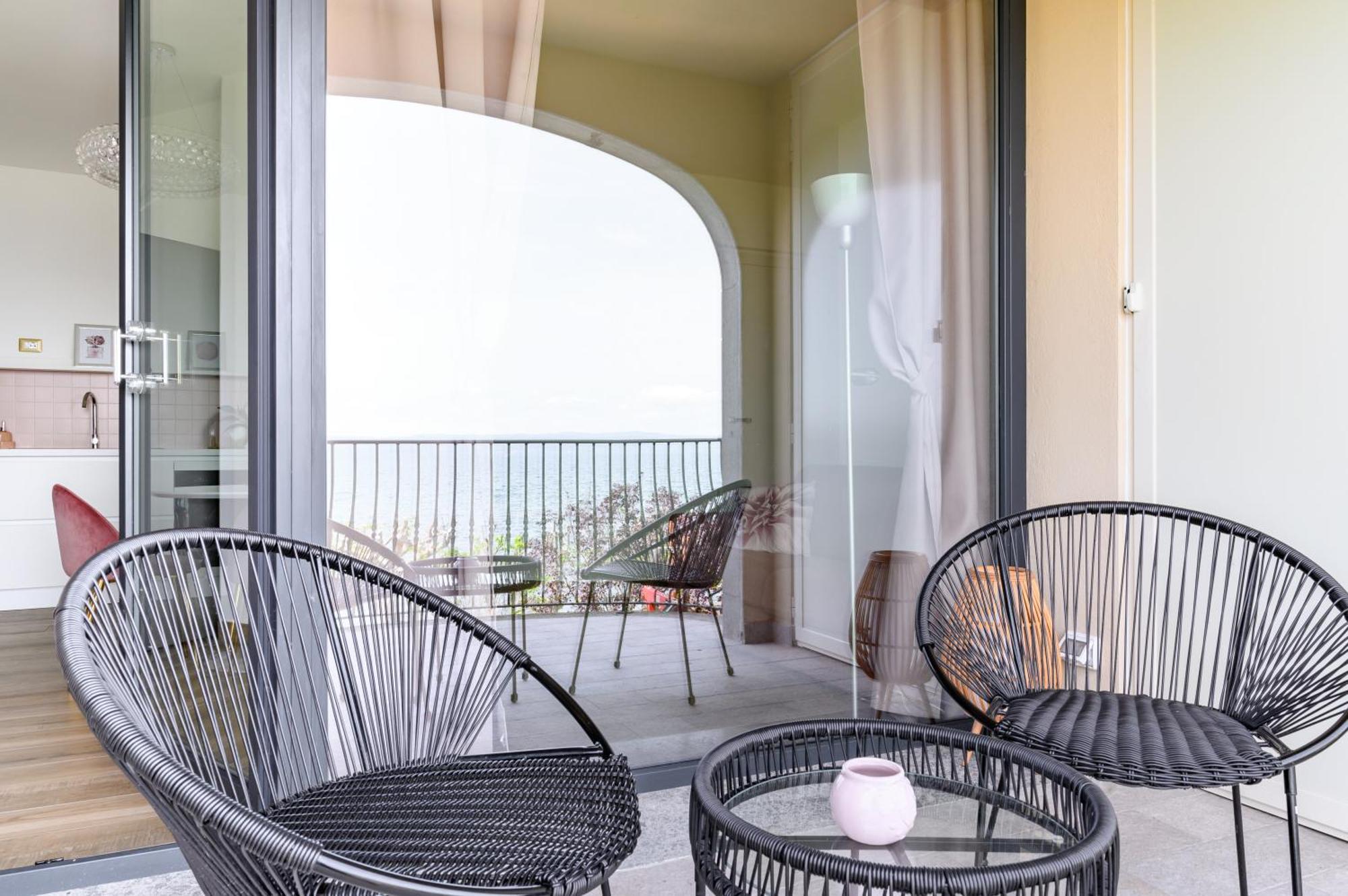Casa Vacanze Maddalena - Palazzetto Sul Lago - Diamante Rosa Marta Luaran gambar