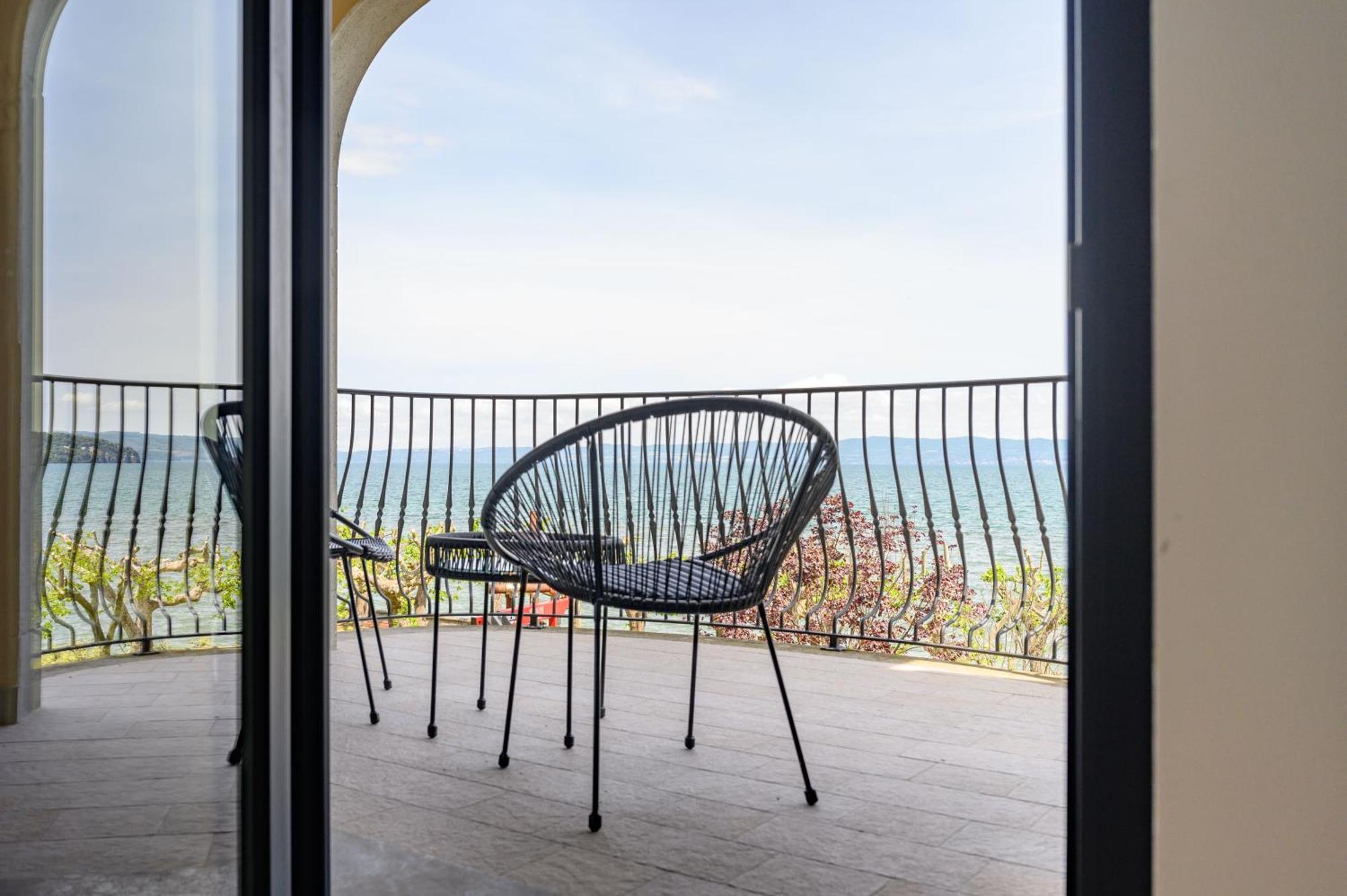 Casa Vacanze Maddalena - Palazzetto Sul Lago - Diamante Rosa Marta Luaran gambar