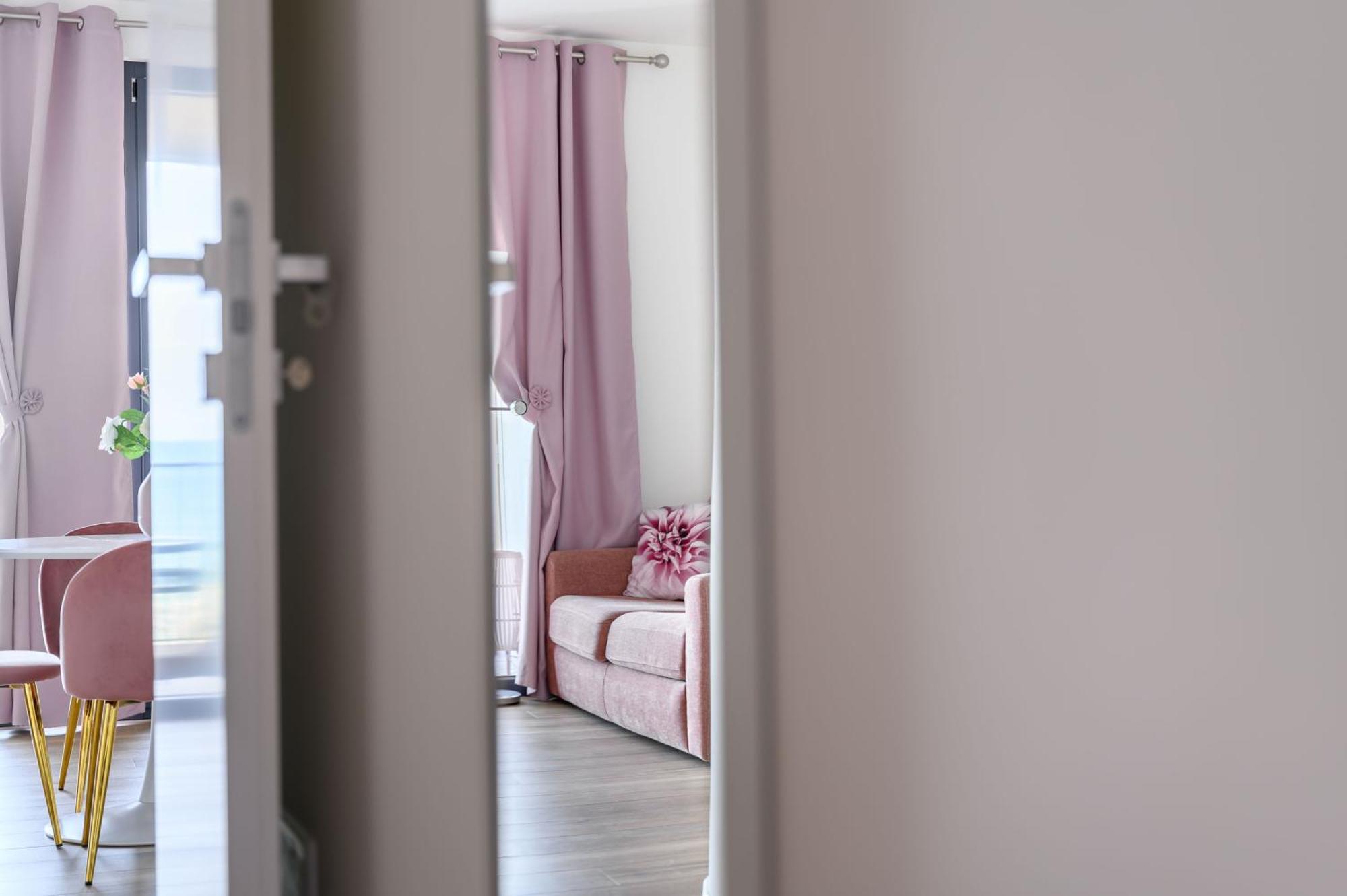 Casa Vacanze Maddalena - Palazzetto Sul Lago - Diamante Rosa Marta Luaran gambar